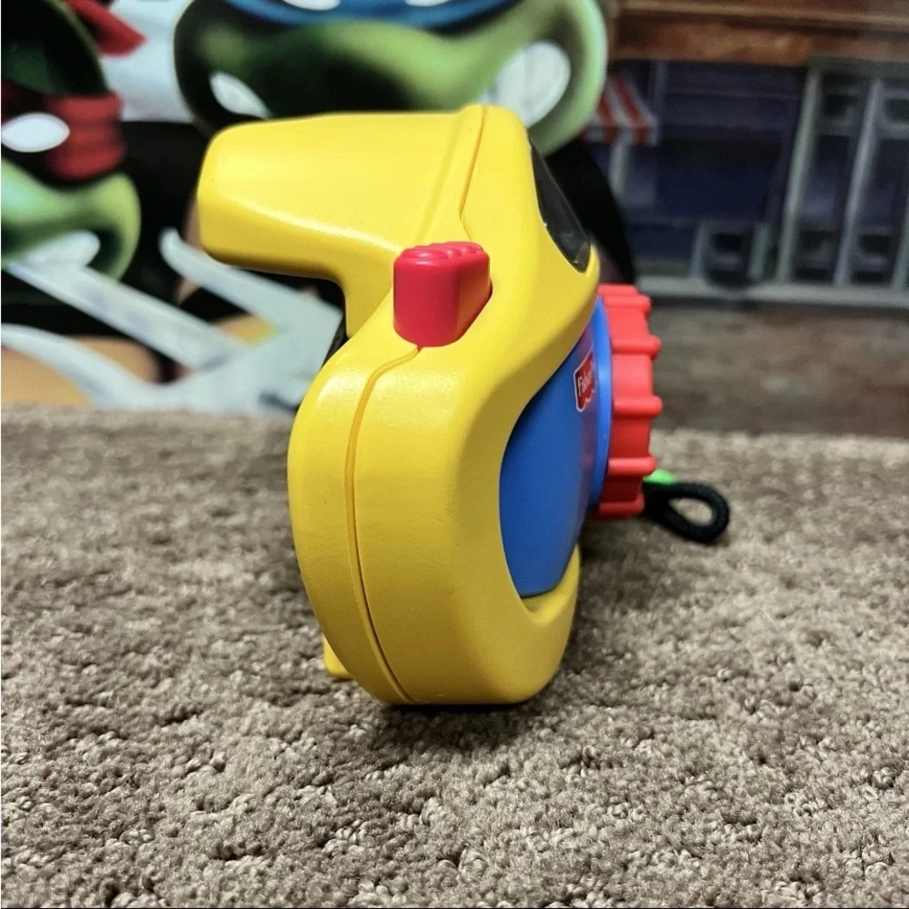 Fisher Price 1999 Perfect Shot Kids 35mm Film Camera-Read Descripton - Picture 3 of 10